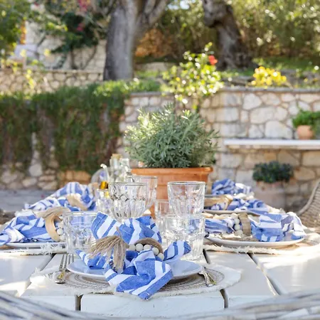 Eden Vathi (Meganisi)