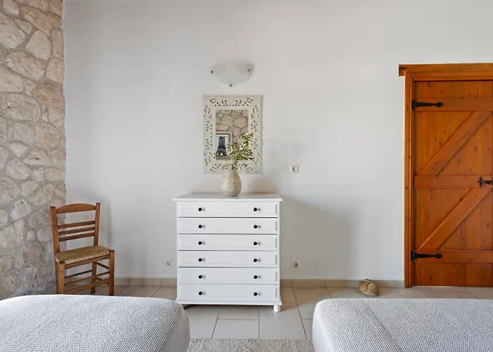 Eden * Vathi (Meganisi)